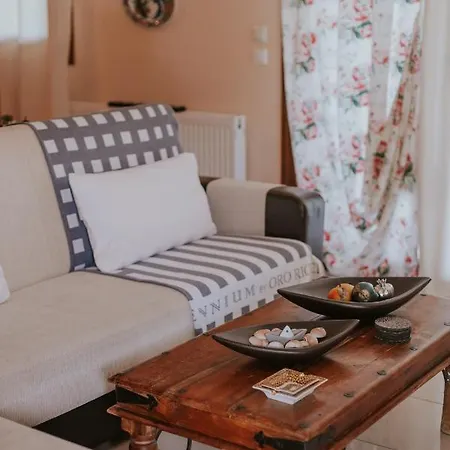 Kika & Joy's Garden Holiday home *