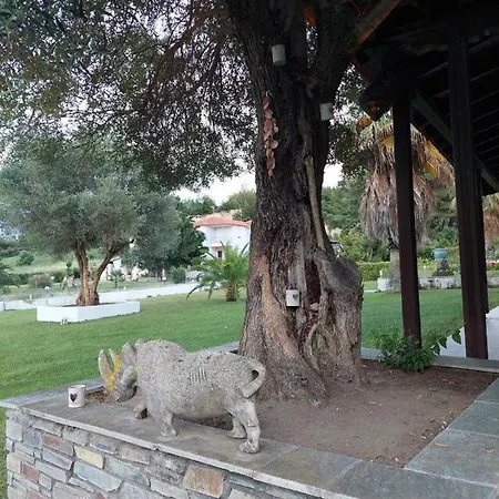 Holiday home Kika & Joy's Garden Hanioti
